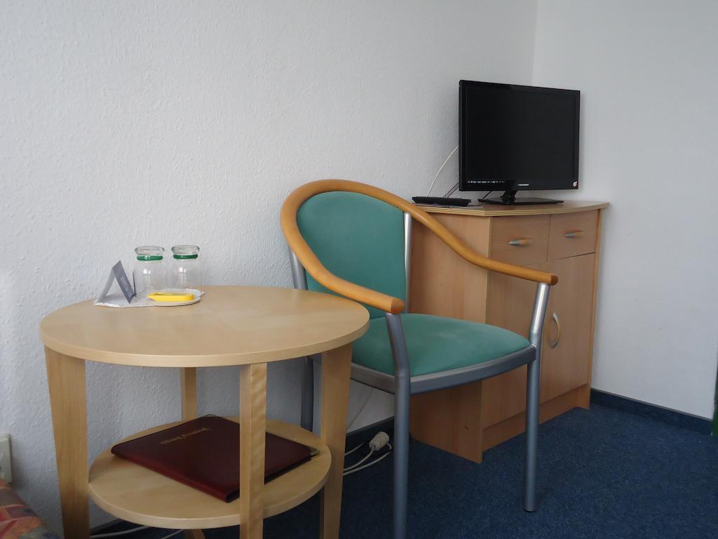 Hotel Central Oberursel Room photo